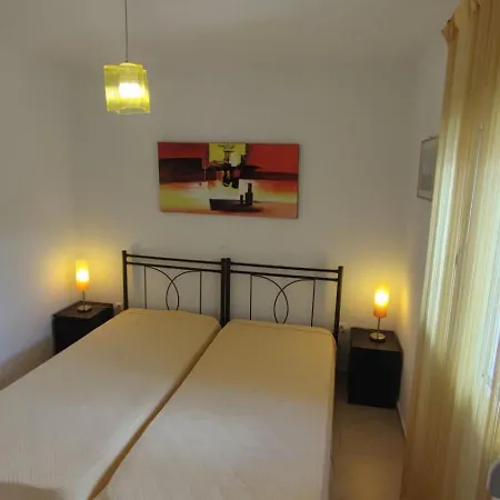 Loukas Apartment Nea Skioni